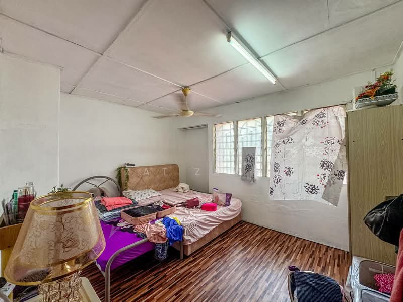 Rumah Teres 2 Tingkat untuk Dijual di Taman Putra (Ampang) - Izzat Zamros - Bedroom - PropertyGuru.com.my