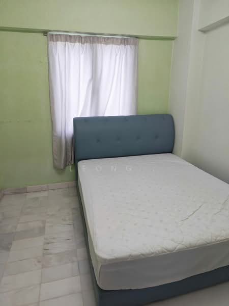 Pangsapuri untuk Dijual di Taman Seri Damai (B) - Leong . - Bedroom - PropertyGuru.com.my