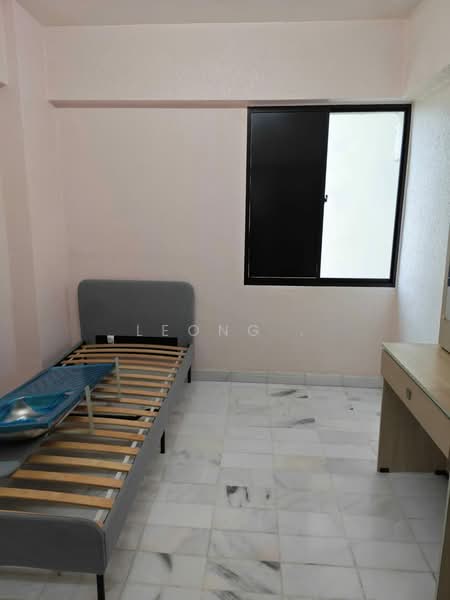 Pangsapuri untuk Dijual di Taman Seri Damai (B) - Leong . - Bedroom - PropertyGuru.com.my