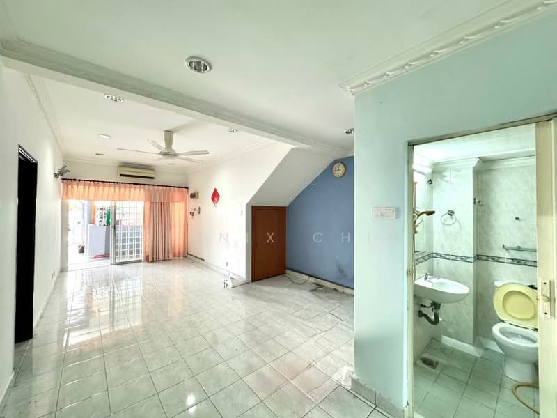 Townhouse for Sale in Taman Lagenda Mas (Cheras) - Dennix Chin - Living Room - PropertyGuru.com.my