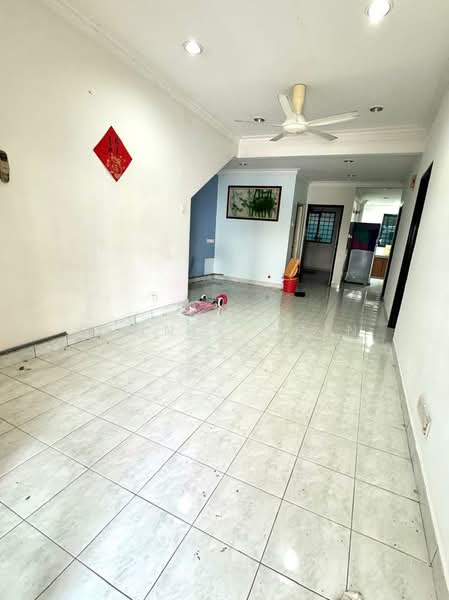 Townhouse for Sale in Taman Lagenda Mas (Cheras) - Dennix Chin - Living Room - PropertyGuru.com.my