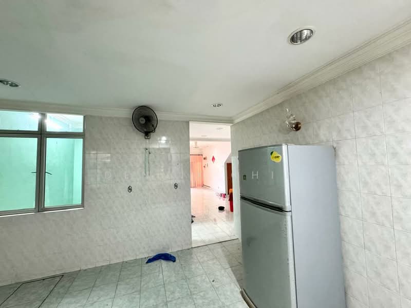 Townhouse for Sale in Taman Lagenda Mas (Cheras) - Dennix Chin - Kitchen - PropertyGuru.com.my