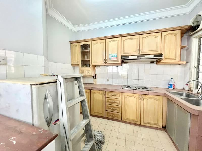 Apartment for Sale at Vista Seri Putra - Muhammed Nazri bin Mustapha - Kitchen - PropertyGuru.com.my