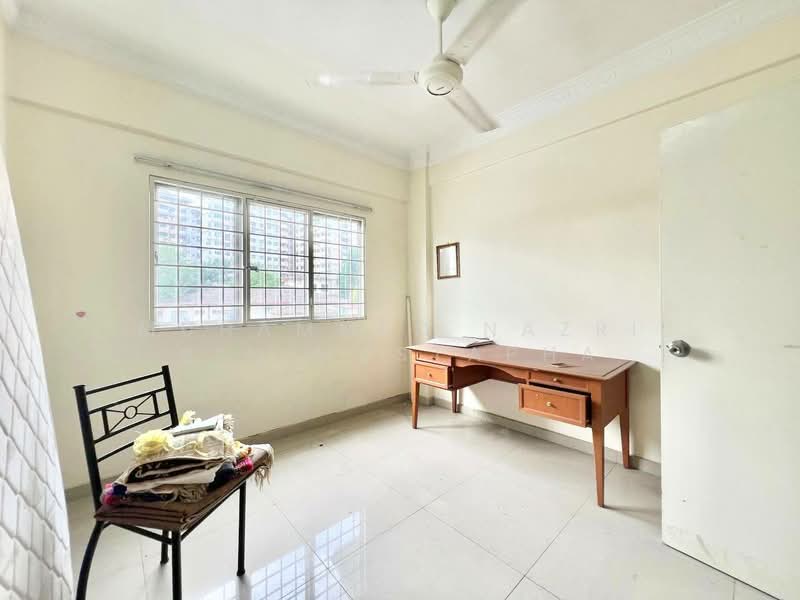 Apartment for Sale at Vista Seri Putra - Muhammed Nazri bin Mustapha - Study - PropertyGuru.com.my
