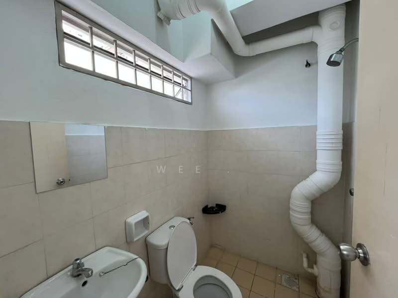 Servis Apartment untuk Disewa di Avelon Tower @ Plaza Medan Putra - Wee . - Bathroom - PropertyGuru.com.my