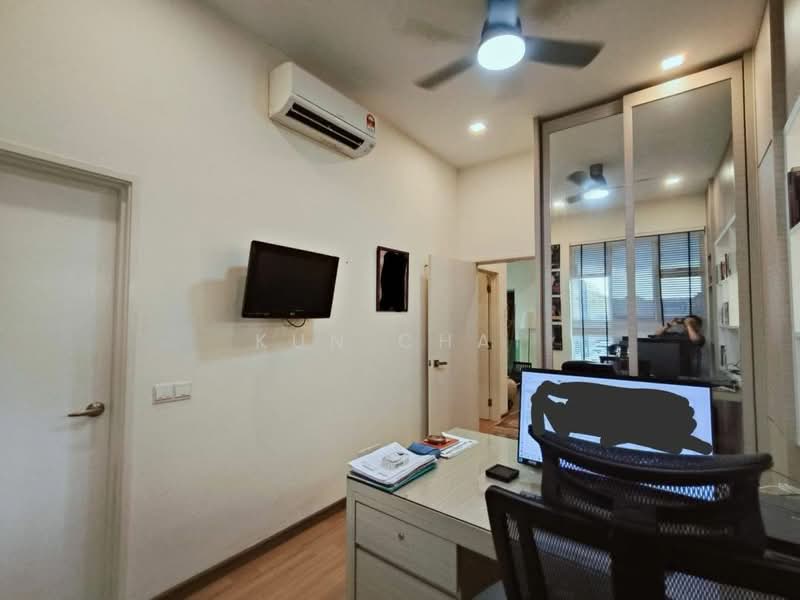 Cluster House for Sale in Taman Nusa Bestari (Iskandar Puteri (Nusajaya)) - Kun Chai - Study - PropertyGuru.com.my