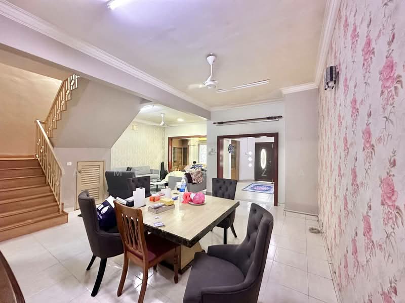 Rumah Teres 2 Tingkat untuk Dijual di Seksyen 7 (Shah Alam) - Ammeer Nadzrai - Living Room - PropertyGuru.com.my