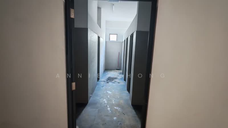 Warehouse for Rent in Kota Kemuning (Shah Alam) - Annie Chong - Corridor - PropertyGuru.com.my