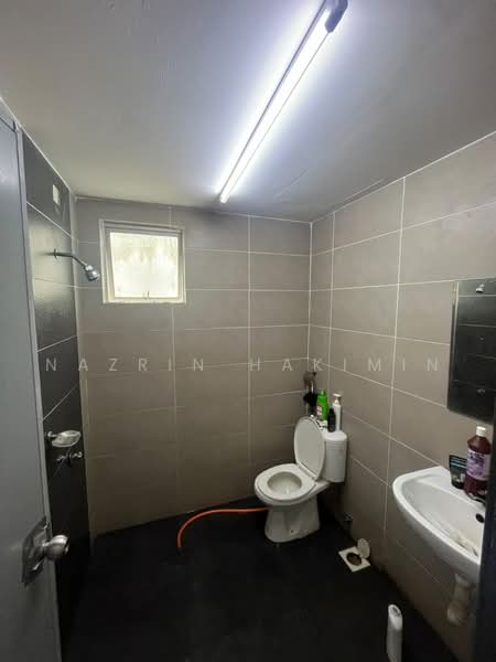 Apartment for Sale at Palm Garden Apartment - Nazrin Hakimin - Bathroom - PropertyGuru.com.my