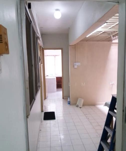 Pangsapuri untuk Dijual di Sea Park Apartment - Amy Lim - Corridor - PropertyGuru.com.my