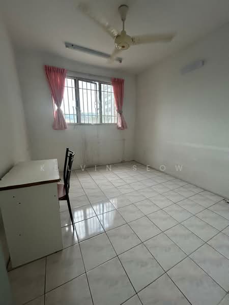 Apartment for Rent at Pearl Garden - Kelvin Seow - Study - PropertyGuru.com.my