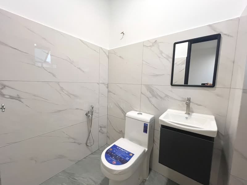 2-storey Terraced House for Sale in Mahkota Cheras (Cheras) - Shawn Lim - Bathroom - PropertyGuru.com.my