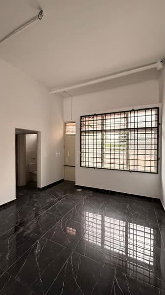 Shop for Rent in Taman Molek (Johor Bahru) - Shirley Lim - Interior - PropertyGuru.com.my
