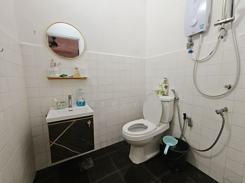 Rumah Teres 1 Tingkat untuk Dijual di Taman Universiti (Skudai) - Kimberly Tay - Bathroom - PropertyGuru.com.my