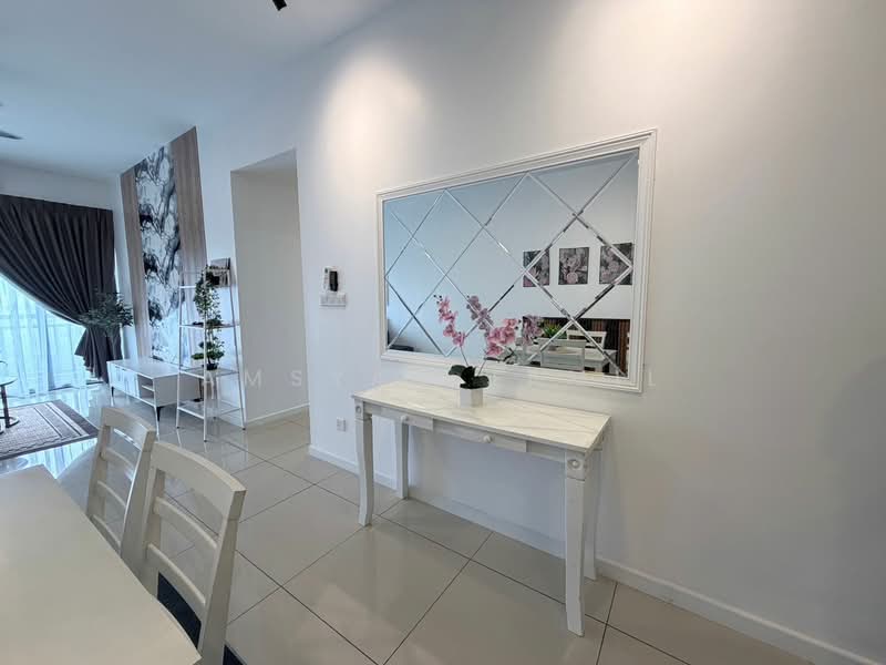 Servis Apartment untuk Disewa di Suria Jelutong - Amsyar Jamil - Living Room - PropertyGuru.com.my
