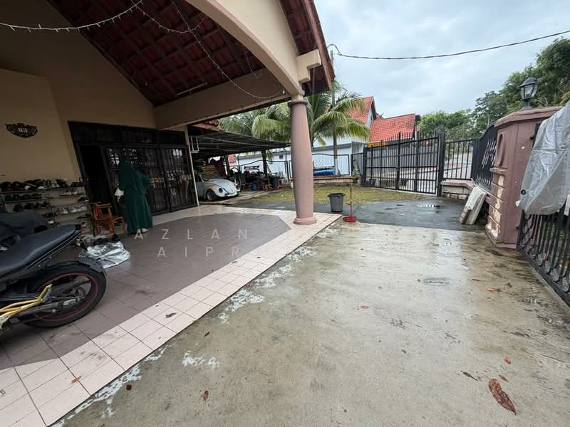 Rumah Teres 1.5 Tingkat untuk Dijual di Taman Pelangi Indah (Ulu Tiram) - Azlan Ismail aiproperty - Exterior - PropertyGuru.com.my