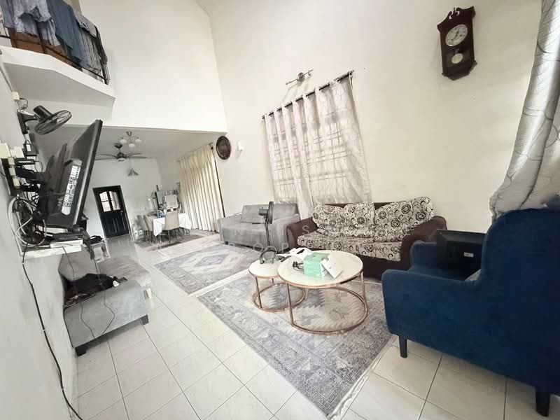 Rumah Teres 1.5 Tingkat untuk Dijual di Taman Pelangi Indah (Ulu Tiram) - Azlan Ismail aiproperty - Living Room - PropertyGuru.com.my