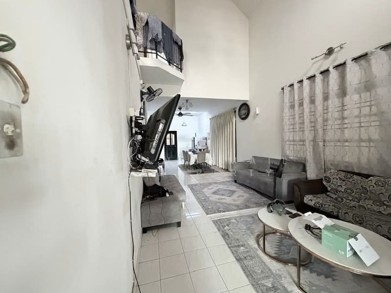 Rumah Teres 1.5 Tingkat untuk Dijual di Taman Pelangi Indah (Ulu Tiram) - Azlan Ismail aiproperty - Living Room - PropertyGuru.com.my