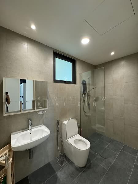 Service Residence for Sale at East Parc @ Manjalara - Calvin Tew Khai Bin - Common Bathroom - PropertyGuru.com.my
