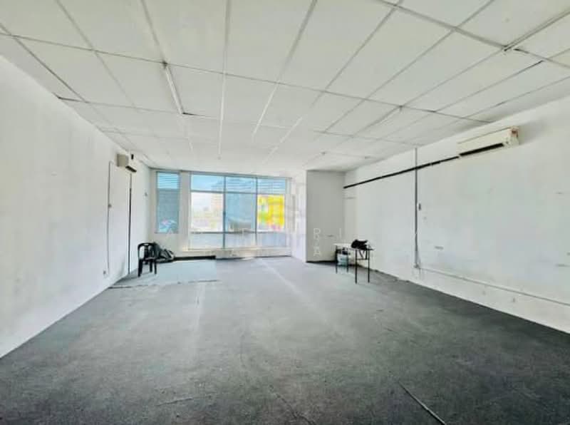 Shop / Office for Rent in Bandar Seri Putra (Bangi) - Ahmad Fikri Amer Hamzah - Interior - PropertyGuru.com.my