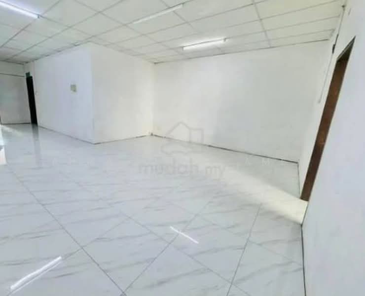 Shop / Office for Rent in Bandar Seri Putra (Bangi) - Ahmad Fikri Amer Hamzah - Interior - PropertyGuru.com.my