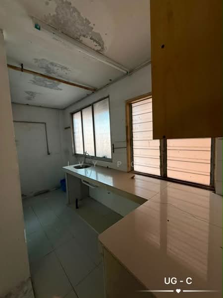 Terraced House for Sale in Bandar Botanic (Klang) - Ivy Por - Kitchen - PropertyGuru.com.my