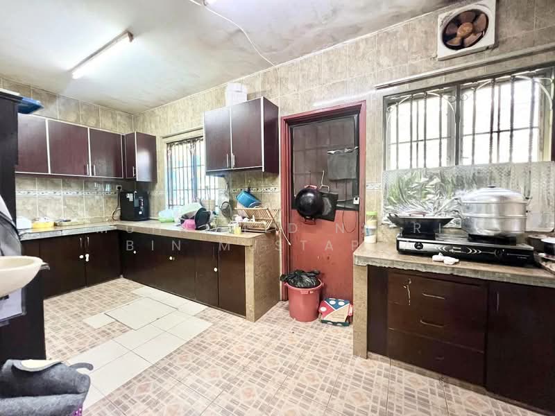 2-storey Terraced House for Sale in Taman Seri Mewah (Kajang) - Muhammed Nazri bin Mustapha - Kitchen - PropertyGuru.com.my