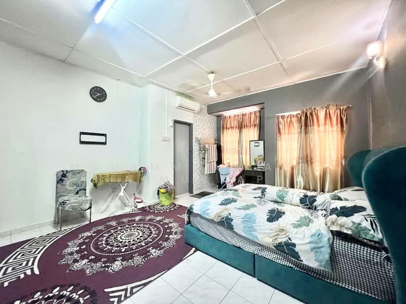 2-storey Terraced House for Sale in Taman Seri Mewah (Kajang) - Muhammed Nazri bin Mustapha - Bedroom - PropertyGuru.com.my