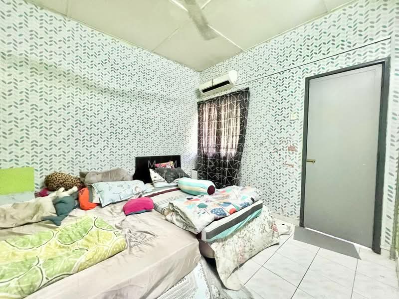 2-storey Terraced House for Sale in Taman Seri Mewah (Kajang) - Muhammed Nazri bin Mustapha - Bedroom - PropertyGuru.com.my