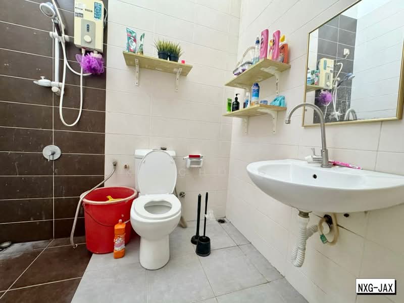 Semi-Detached House for Sale in Setia Damai (Setia Alam) - KH Chong - Bathroom - PropertyGuru.com.my