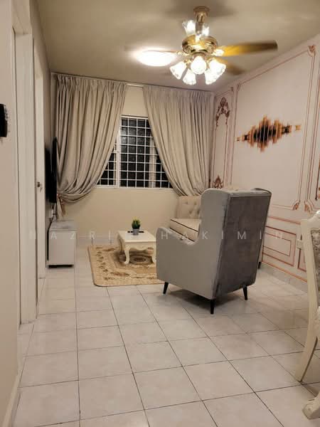 Pangsapuri untuk Dijual di Flora Damansara Apartment - Nazrin Hakimin - Living Room - PropertyGuru.com.my