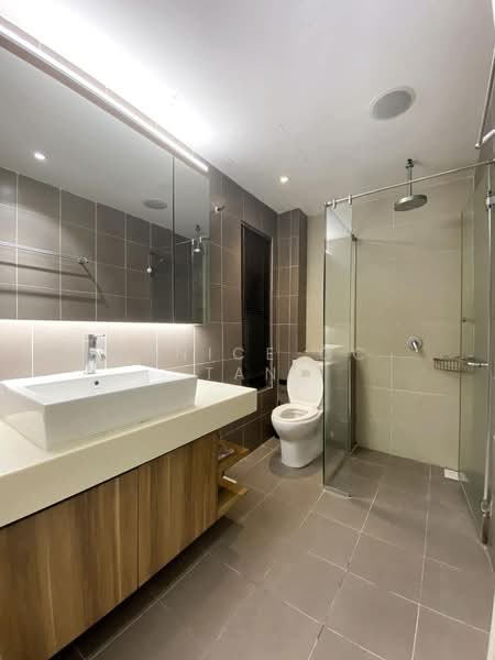 Condominium for Rent at Atmosfera Kondominium - Janice CC Tan - Bathroom - PropertyGuru.com.my