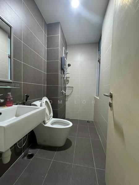 Servis Apartment untuk Disewa di Sky Trees - Tom Loh - Bathroom - PropertyGuru.com.my