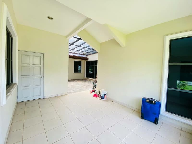 Bungalow for Sale in Puncak Pinggiran Putra (Dengkil) - Shafiq Muttalib - Entrance - PropertyGuru.com.my
