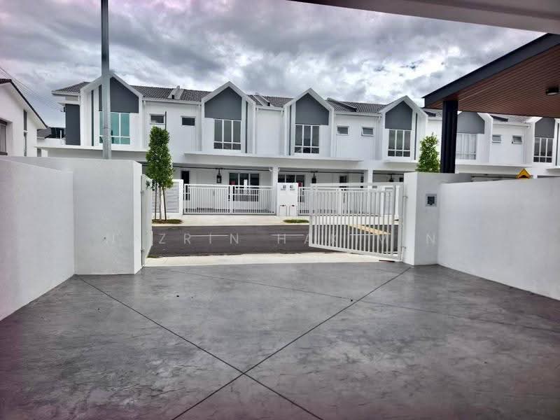 2-storey Terraced House for Sale in Eka Heights (Bandar Sri Sendayan) - Nazrin Hakimin - Exterior - PropertyGuru.com.my