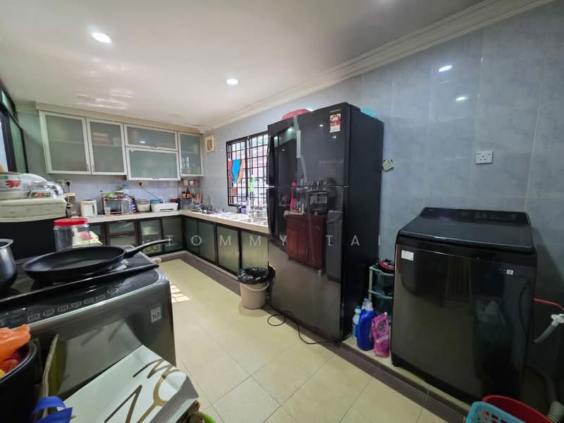 Rumah Teres 1 Tingkat untuk Dijual di Taman Johor Jaya (Johor Bahru) - Tommy Tai - Kitchen - PropertyGuru.com.my