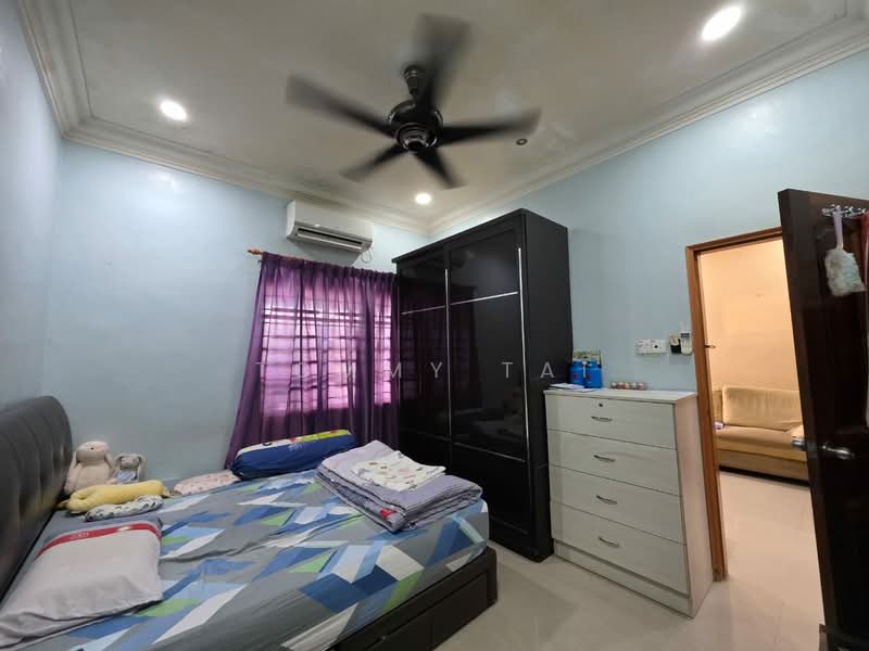 Rumah Teres 1 Tingkat untuk Dijual di Taman Johor Jaya (Johor Bahru) - Tommy Tai - Bedroom - PropertyGuru.com.my