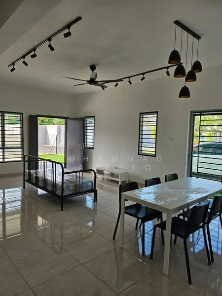 Rumah Teres 2 Tingkat untuk Disewa di Kampung Lombong (Shah Alam) - Muhammad Taufeeq - Living Room - PropertyGuru.com.my