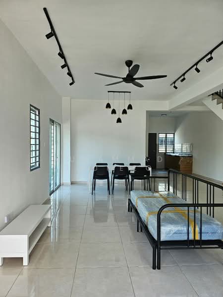 Rumah Teres 2 Tingkat untuk Disewa di Kampung Lombong (Shah Alam) - Muhammad Taufeeq - Living Room - PropertyGuru.com.my