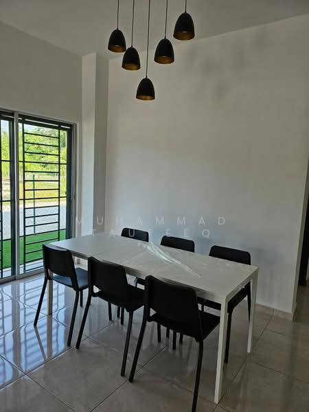 Rumah Teres 2 Tingkat untuk Disewa di Kampung Lombong (Shah Alam) - Muhammad Taufeeq - Dining Room - PropertyGuru.com.my