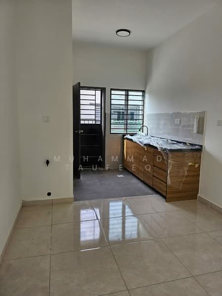 Rumah Teres 2 Tingkat untuk Disewa di Kampung Lombong (Shah Alam) - Muhammad Taufeeq - Kitchen - PropertyGuru.com.my