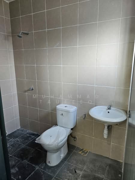 Rumah Teres 2 Tingkat untuk Disewa di Kampung Lombong (Shah Alam) - Muhammad Taufeeq - Bathroom - PropertyGuru.com.my