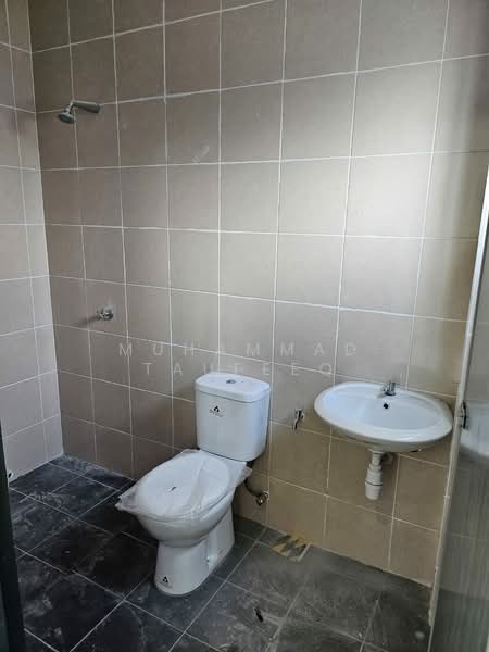 Rumah Teres 2 Tingkat untuk Disewa di Kampung Lombong (Shah Alam) - Muhammad Taufeeq - Bathroom - PropertyGuru.com.my