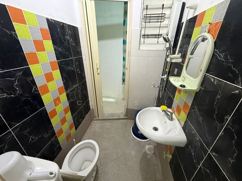 Condominium for Sale at Sky Home, Tambun - Nicholas Lee - Bathroom - PropertyGuru.com.my