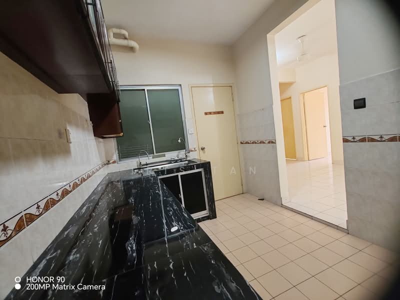 Kondominium untuk Dijual di Casa Puteri Condominium - Iris Tan - Kitchen - PropertyGuru.com.my