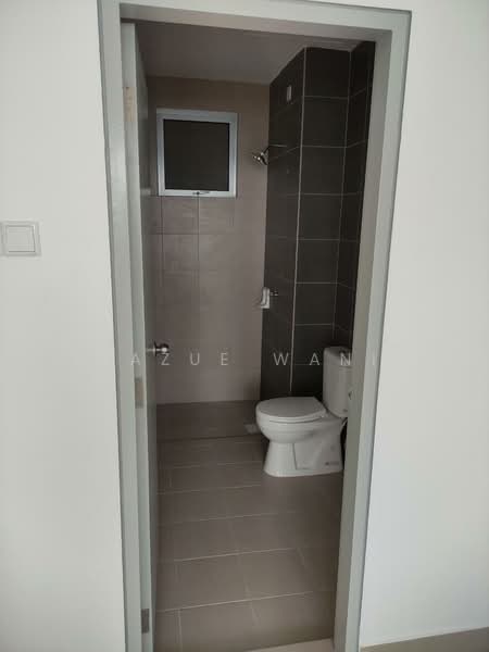 Service Residence for Sale at SkyLake Residence - Syazue Wanie - Bathroom - PropertyGuru.com.my
