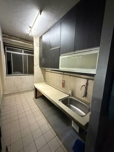 Flat for Sale at Pangsapuri Berembang Indah - En Ferdaus - Kitchen - PropertyGuru.com.my