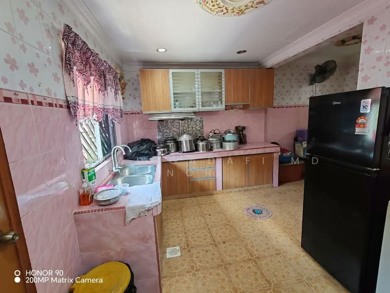 Rumah Teres untuk Dijual di Seri Kembangan (Selangor) - Ahmad Gadafi Md Nor - Kitchen - PropertyGuru.com.my