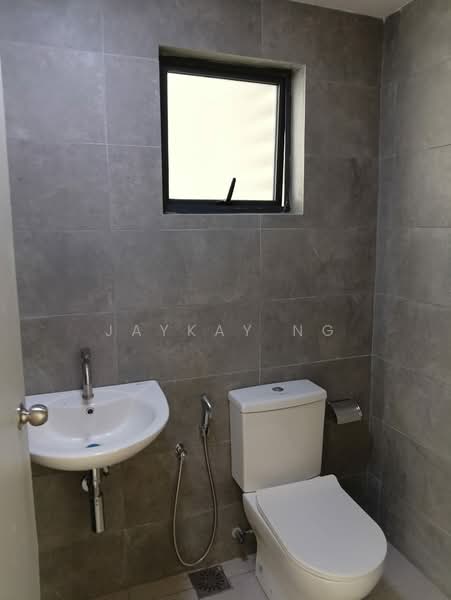 Kondominium untuk Disewa di LSH33 - Jaykay Ng - Bathroom - PropertyGuru.com.my