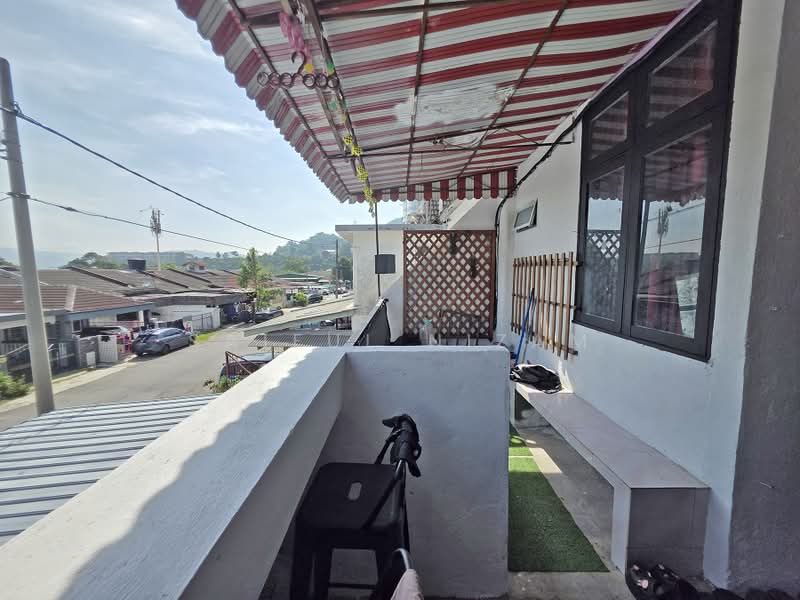 Rumah Bandar untuk Dijual di Taman Bukit Teratai (Ampang) - Saiful Nizam - Balcony - PropertyGuru.com.my